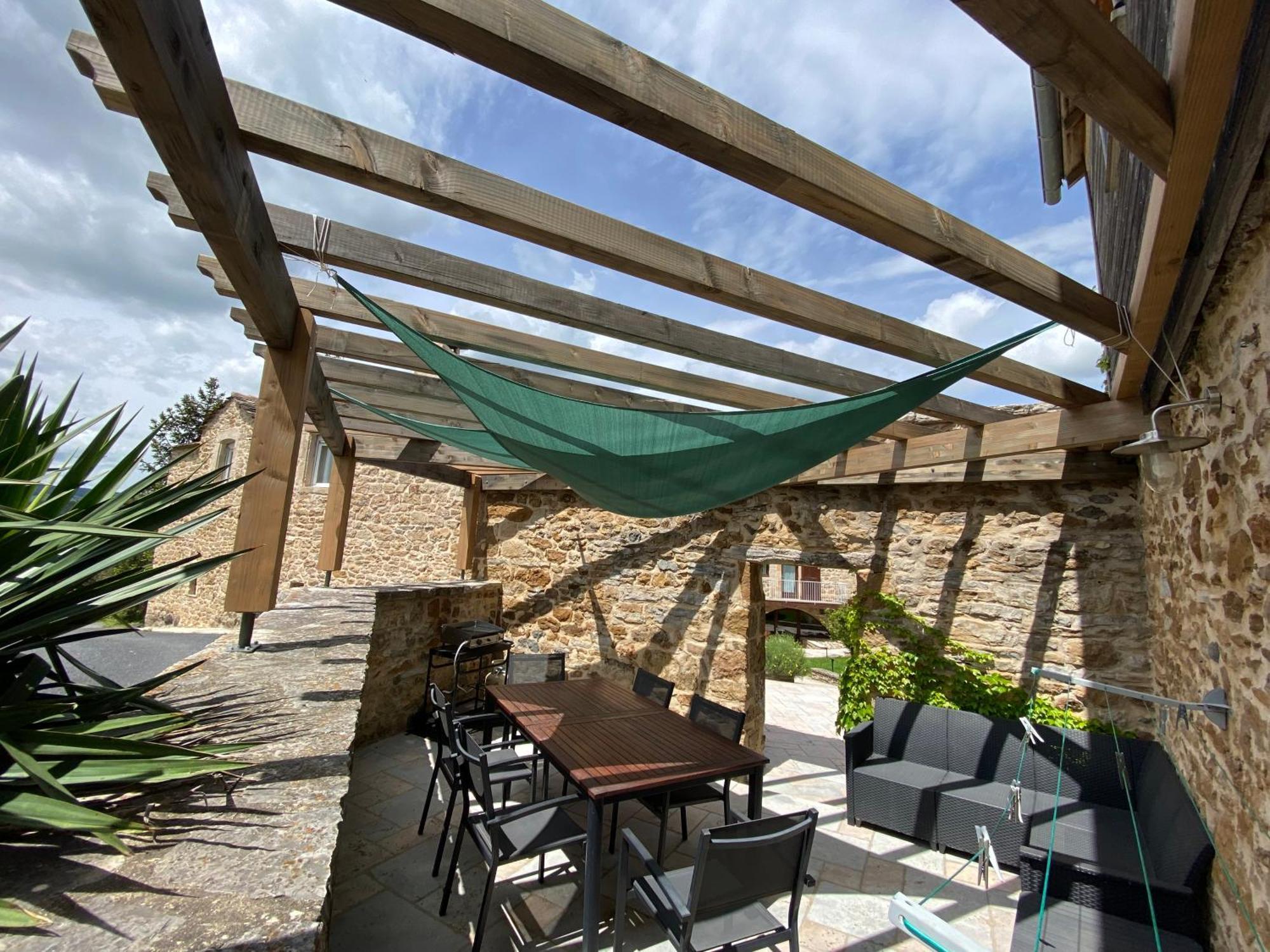 Les Caselles, Gite Et Maison D'Hotes Saint-Beauzely Exterior foto