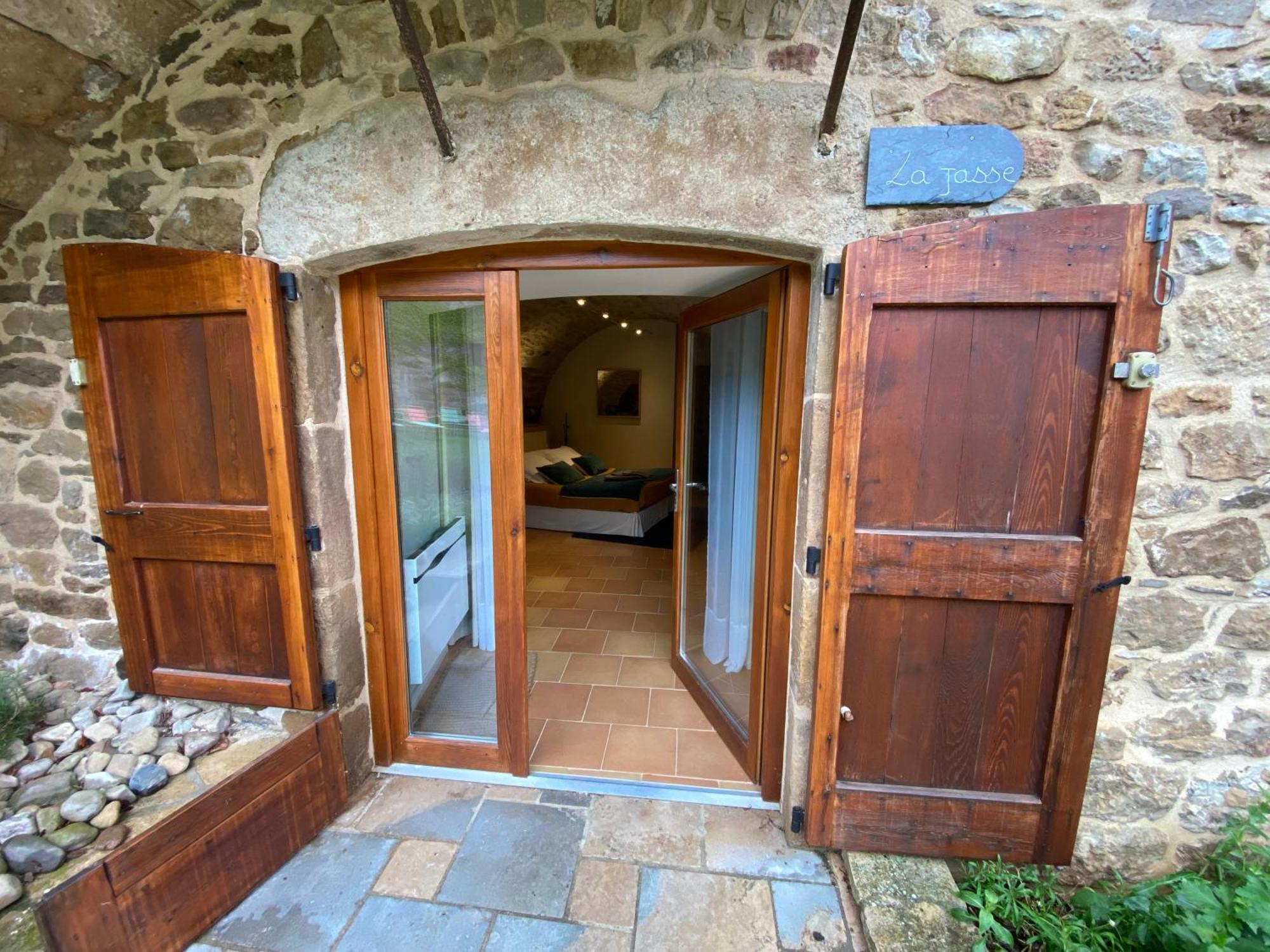 Les Caselles, Gite Et Maison D'Hotes Saint-Beauzely Exterior foto