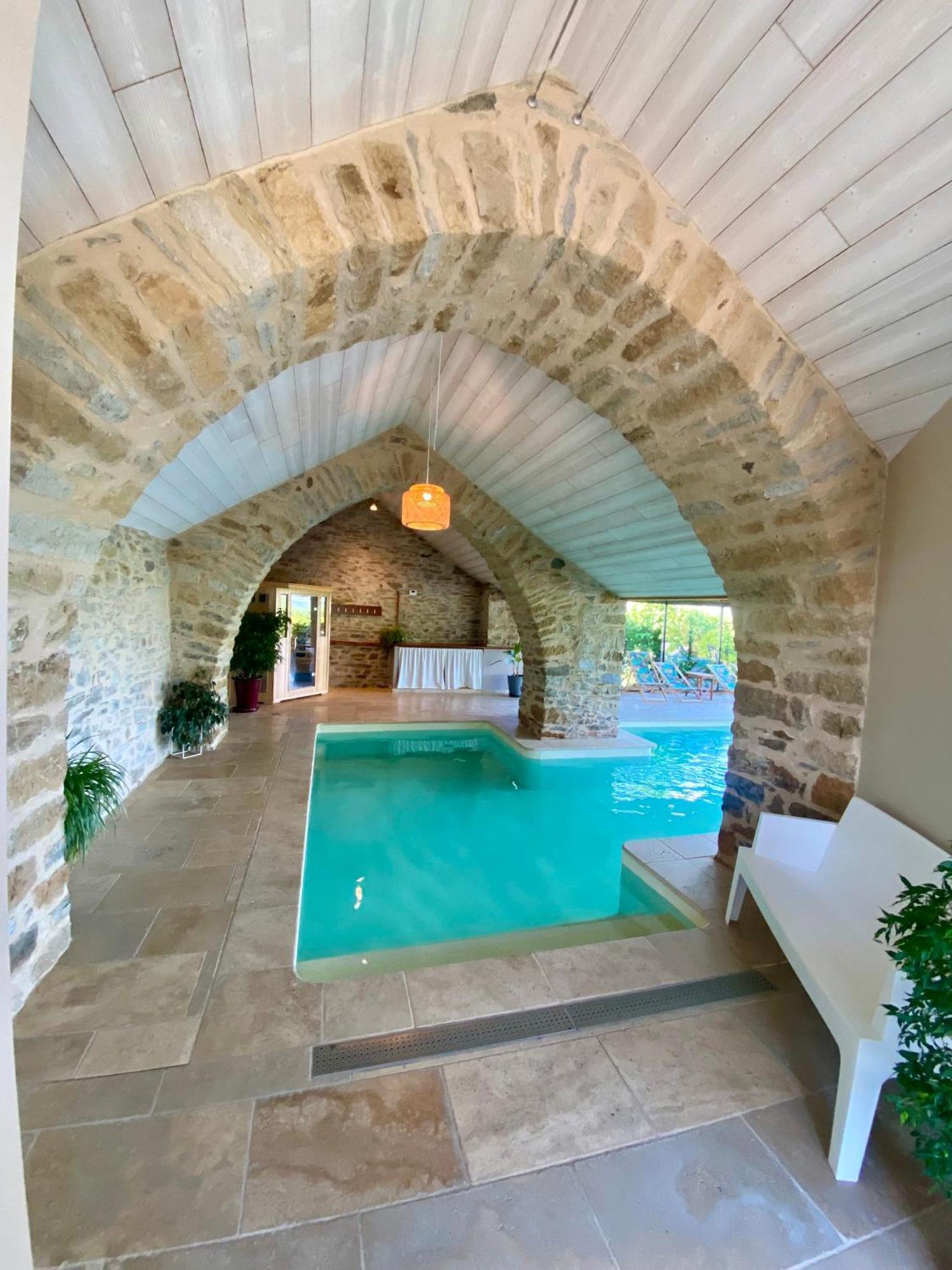 Les Caselles, Gite Et Maison D'Hotes Saint-Beauzely Exterior foto